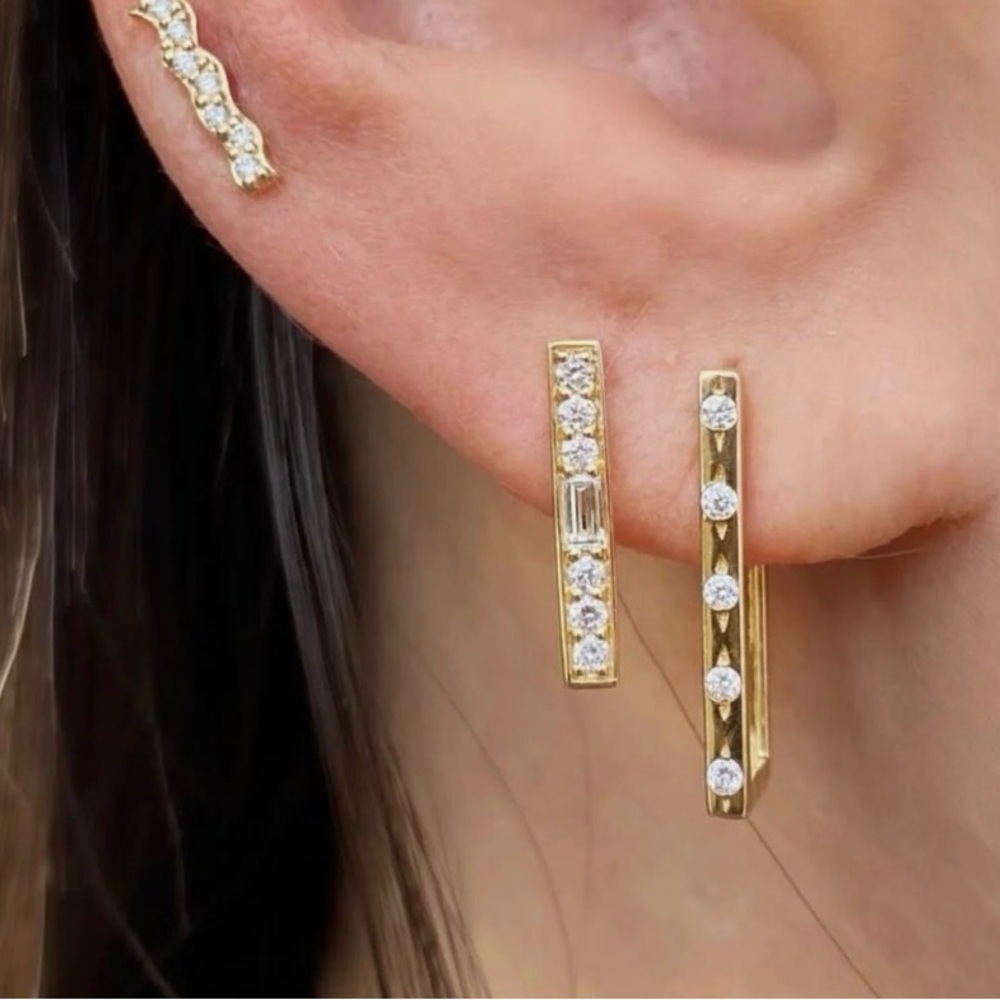 Three Stories Diamond 14k Yellow Gold Hoop Huggy Earrings
Current Retail $2780